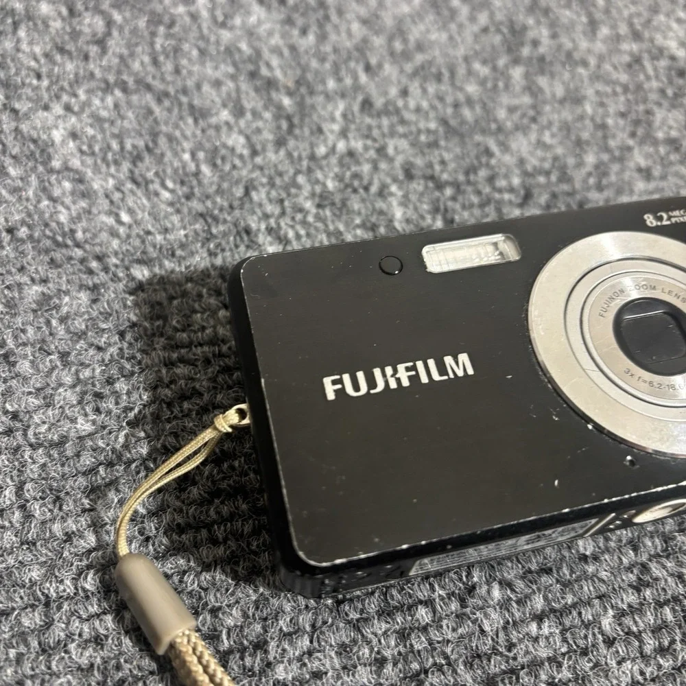 Fujifilm Finepix J10 PARTS ONLY *Screen Damage* Read Description